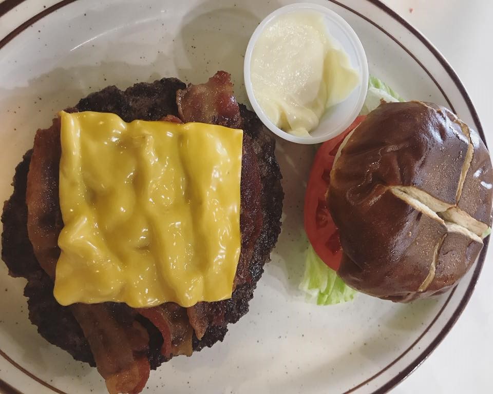 31905685_573652349676548_5892809204443381760_n